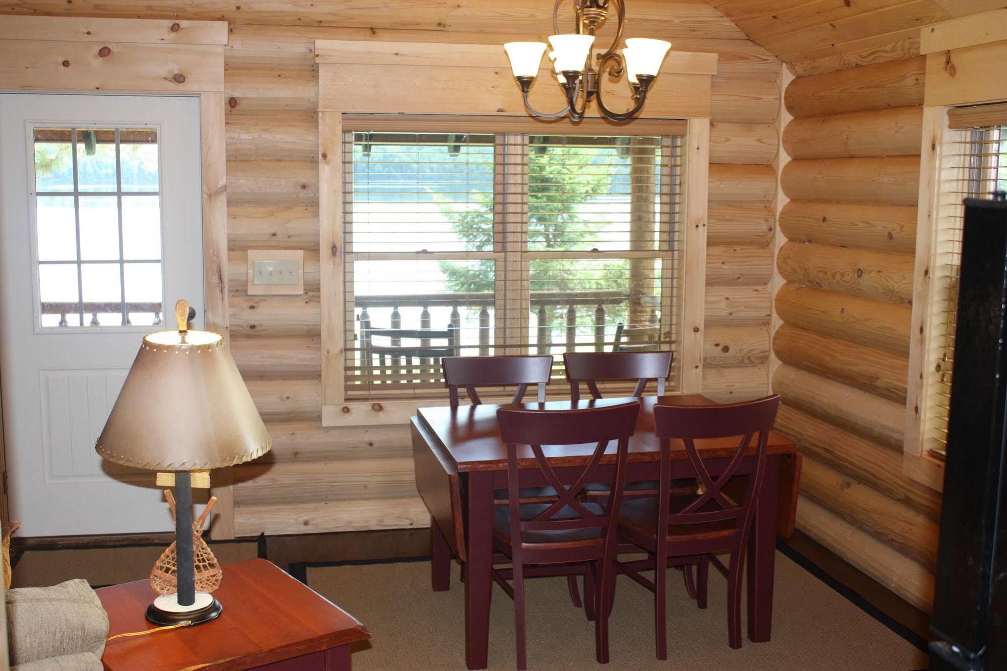 Lake Parlin Lodge & Cabins West Forks Eksteriør billede