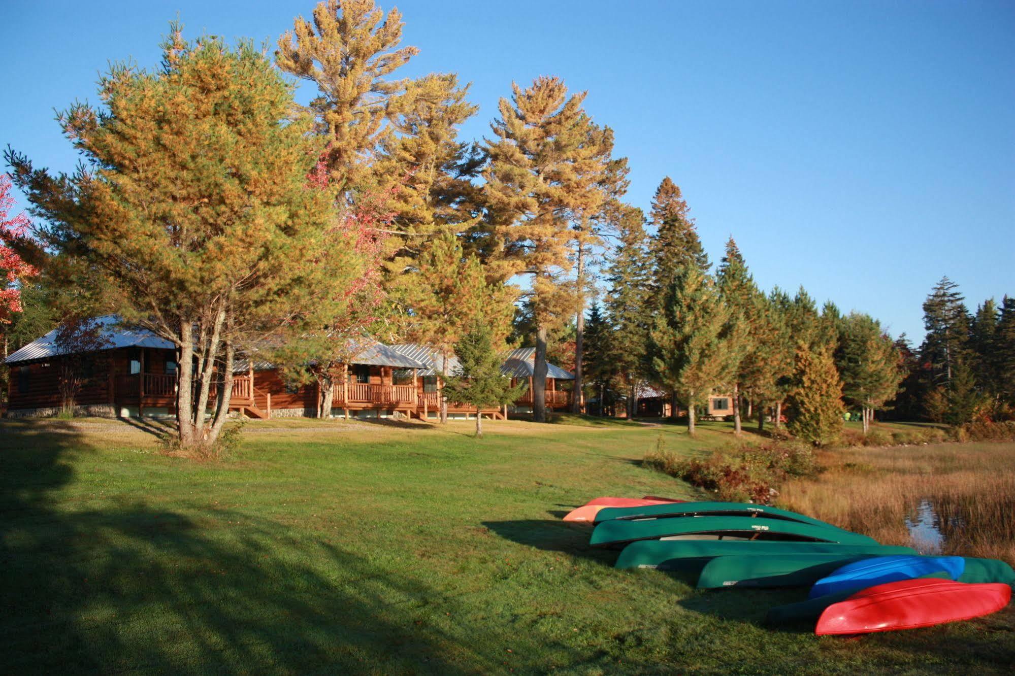 Lake Parlin Lodge & Cabins West Forks Eksteriør billede