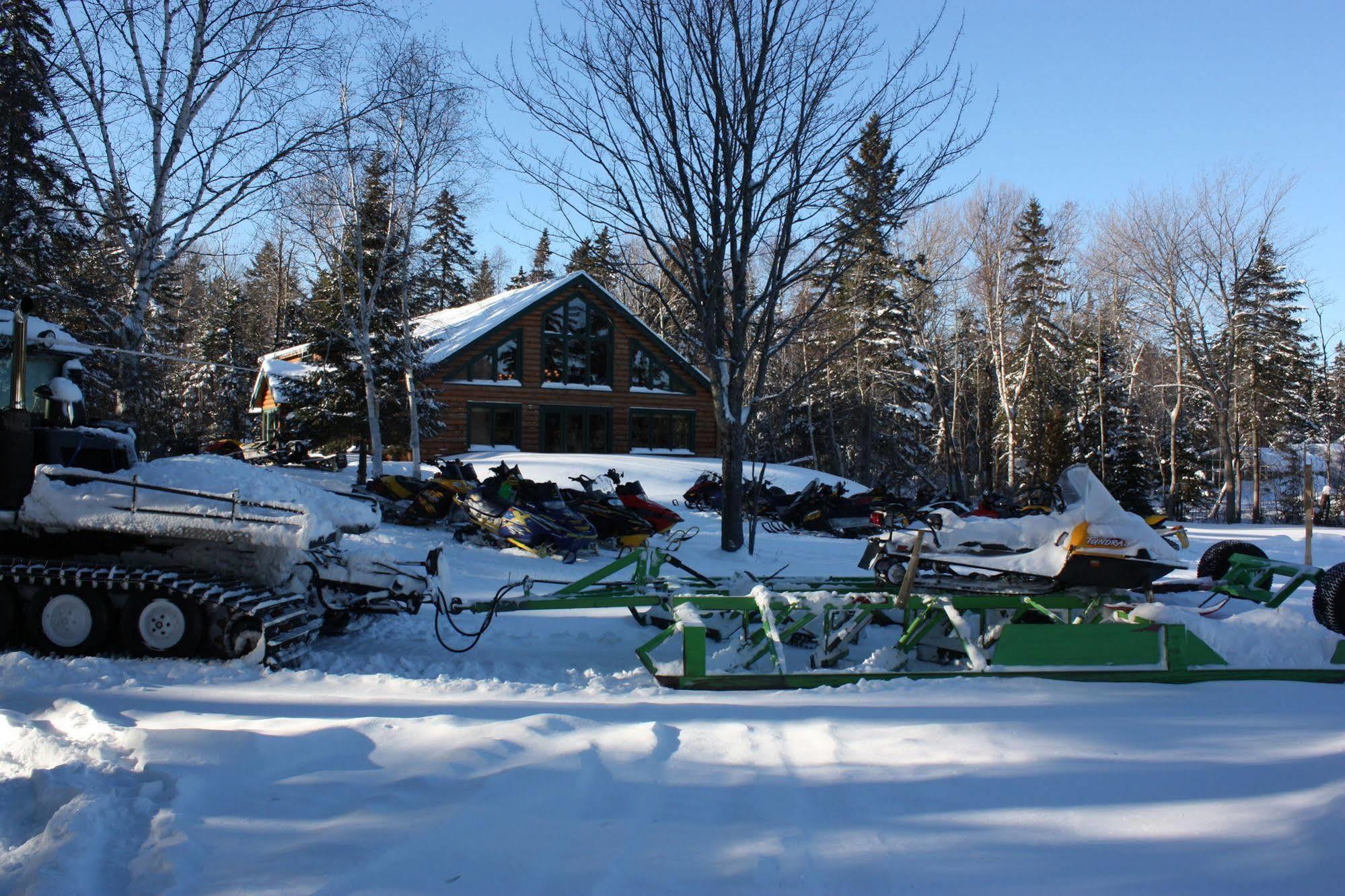 Lake Parlin Lodge & Cabins West Forks Eksteriør billede
