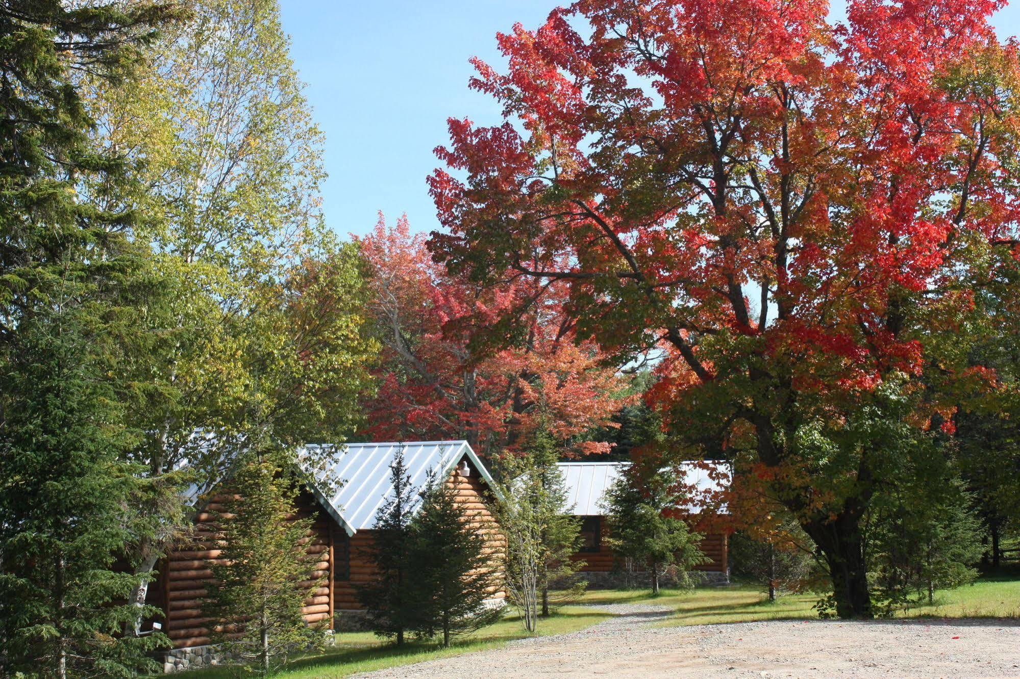 Lake Parlin Lodge & Cabins West Forks Eksteriør billede